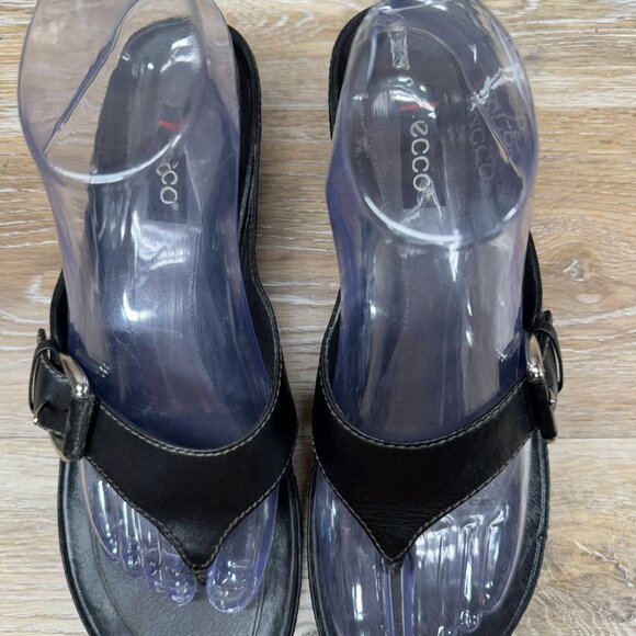 ECCO Women's Thong Sandals Black Leather Buckle Wedge Heels Eu 40 - Picture 2 of 6